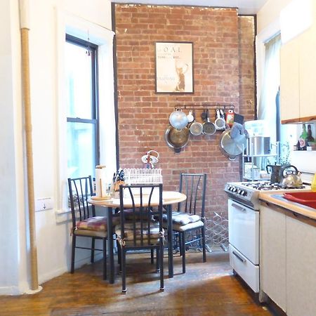 East Village Homestay Ню Йорк Екстериор снимка