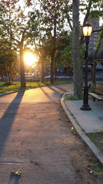 East Village Homestay Ню Йорк Екстериор снимка